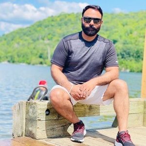 Meet your Posher, Avi